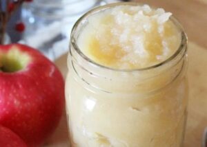 Extremely Delicious and Addicting Homemade Applesauce